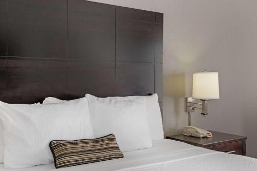 La Quinta by Wyndham Houston - Westchase - image 23