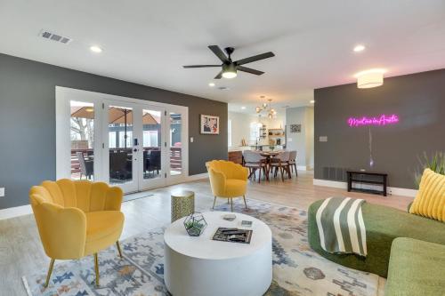 Luxury South Austin Estate with Pool and Guest House – khách sạn tại Sunset Valley