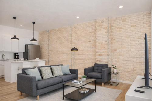 Luxury Downtown 2 Bedroom Flat