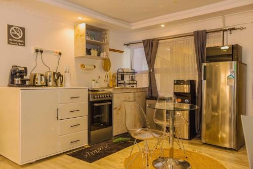 Chic Modern Studio Apartment with Pool in Nanyuki