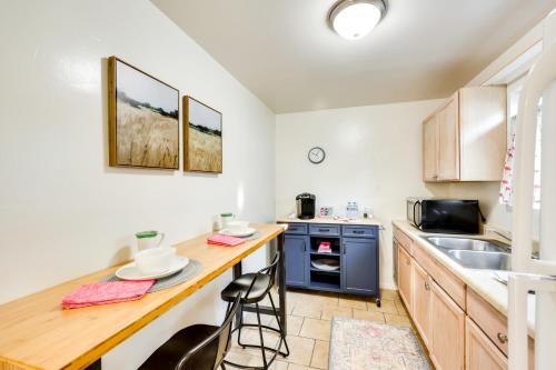 Quiet Carpinteria Cottage By Town and Beaches in Carpinteria, USA