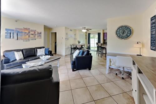 Put-in-Bay Poolview Condo #2 in Put-in-Bay, USA