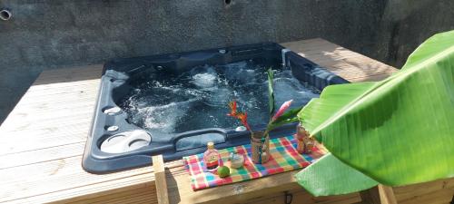 อ่างแช่น้ำร้อน, Ti Cactus Guadeloupe in ซานต์ โรเซ