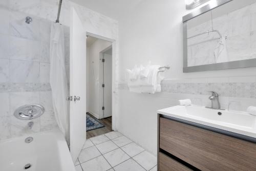 2 bedrooms, 3 beds