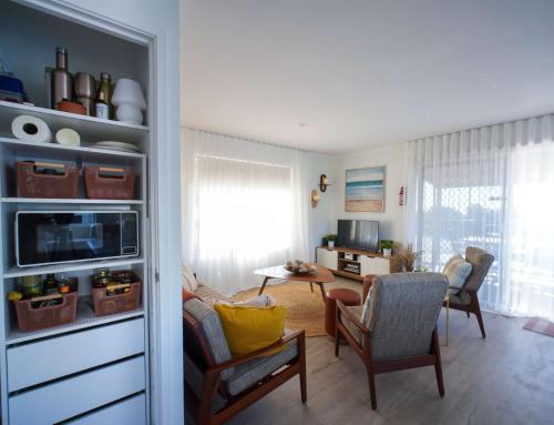 Oceanview Beach Shack with Pool & Walk to Dining in Fleurieu Félsziget