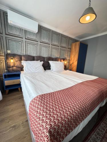 Avenue Hotel - Free Parking - image 31