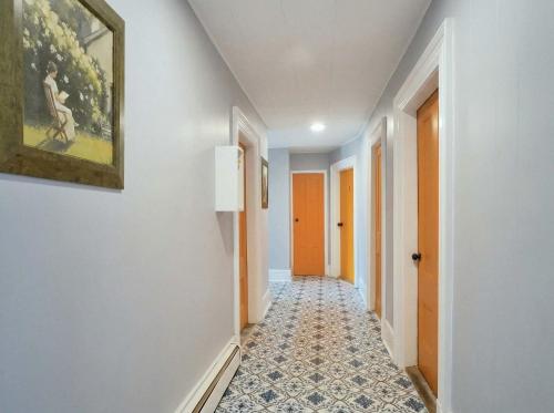 Private Balcony View Riverside Walk Prime Downtown in Bridgewater (Új-Skócia)