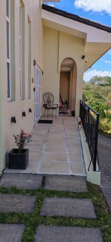 Habitacion privada-Poas-Near San Jose Airport in Pavas