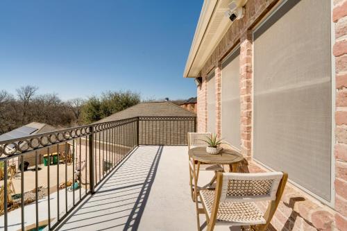 Explore Cedar Hill State Park! Apt w/ Pool Access in Cedar Hill
