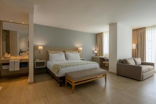 Courtyard by Marriott Santa Marta Resort in Santa Marta