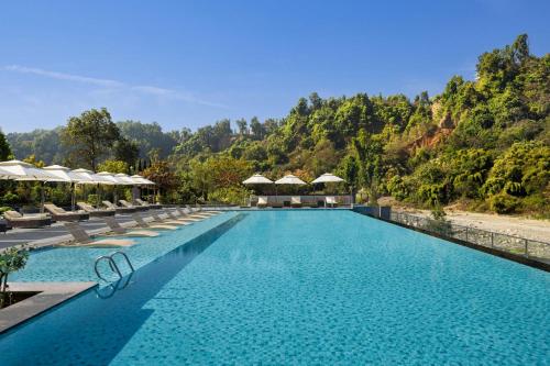 Peldbaseins, Le Méridien Dehradun Resort & Spa (Le Meridien Dehradun Resort & Spa) in Galajwari