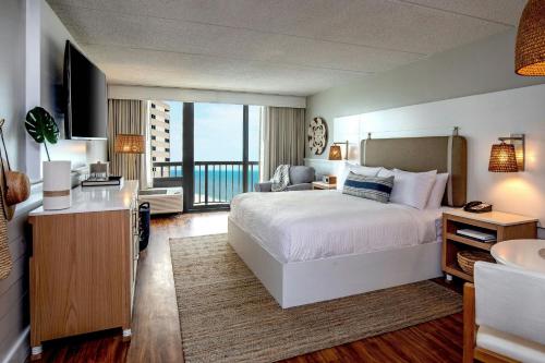 Clarion Resort Fontainebleau Hotel Oceanfront - image 29