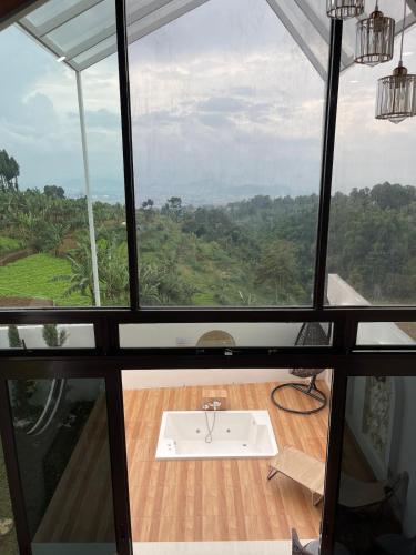View, Villa With Jacuzzi , Damar Ningrum 4 in Cisarua
