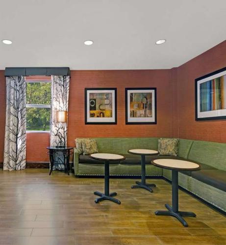 Hampton Inn & Suites Pigeon Forge On The Parkway - 편의 시설/서비스