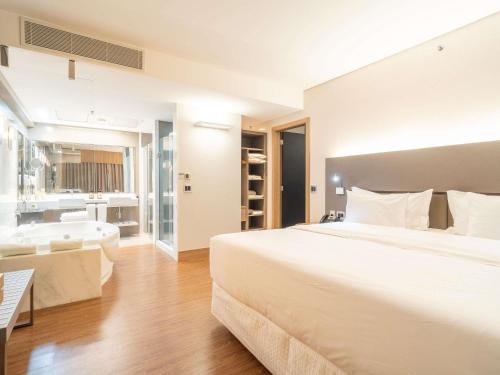 1 queen bed