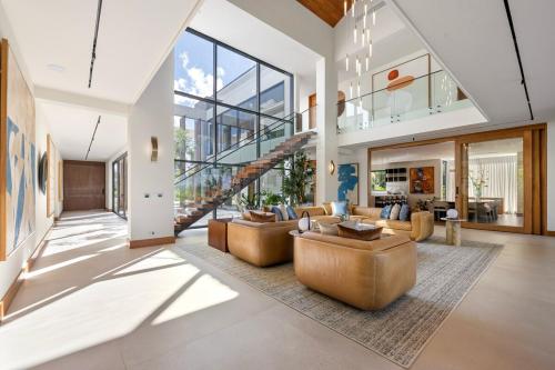 Stunning New 6BR Home Overlooking the Golf Course – khách sạn tại Casa de Campo