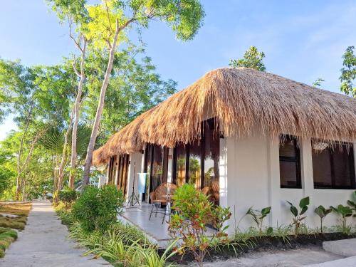 SERENITY BAYSIDE RESORT in Tabogon