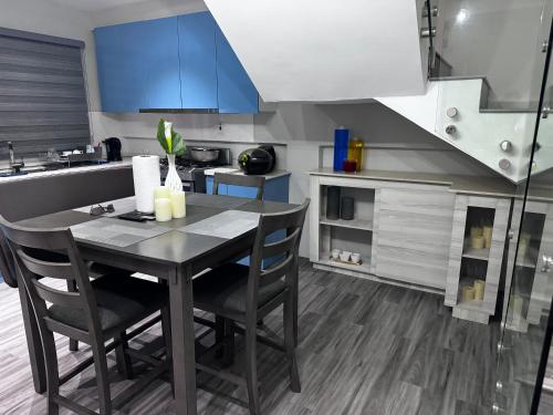 South Modern Magic in San Fernando