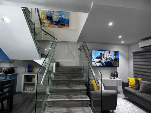 South Modern Magic in San Fernando