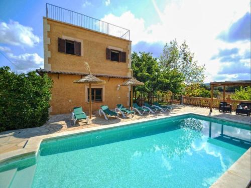 Villa in Manacor with Pool and Tennis Court gîte à louer Manacor