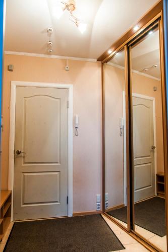 Apartments in Kirov on Maklina - image 4