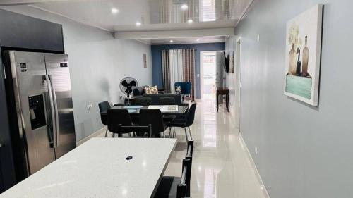 3 bed 2 bath 15 min from airport in Birri De Santa Barbara