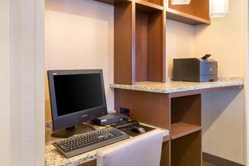 Comfort Inn Barboursville near Huntington Mall area - image 23