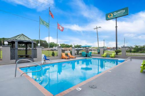 Days Inn by Wyndham Monticello - image 24
