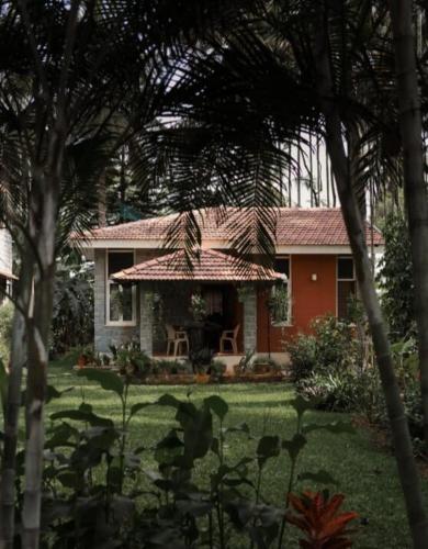 the 'Farm Estate Social' - Cottage in Green Estate