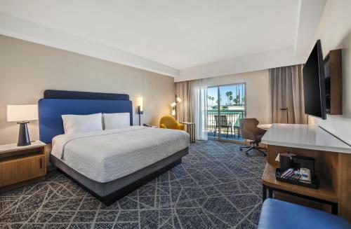 Hampton Inn Channel Islands Harbor/Oxnard Room Type - King Room