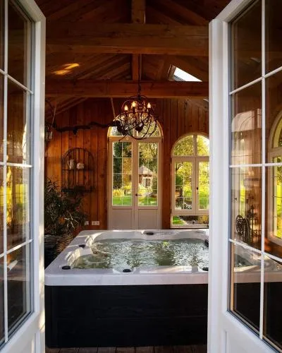 Wellness Oase mit Schwimmteich Whirlpool Sauna in Weingarten, Deutschland