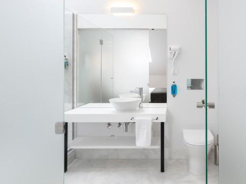 Lisbon Serviced Apartments - Chiado Emenda - image 33