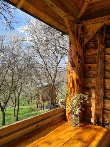 Apple Tree Cabin (Friendship Land) in Valea Mare Pravat