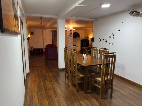 The Woodside Manor - image 4