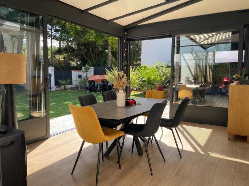 Maison avec jardin clos proche plage et commodités