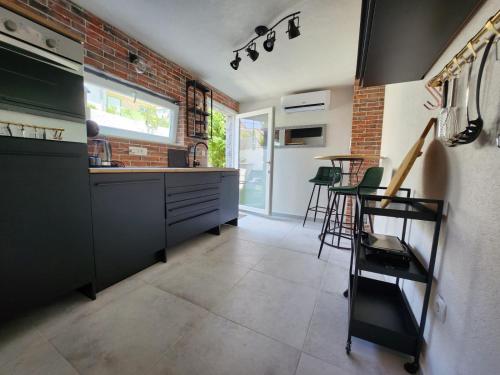 Studio Nessa with a private jacuzzi in Krk