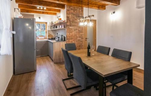 virtuve, Amazing Home In Veliko Trgovisce With Sauna in Veļiko Trgovišče