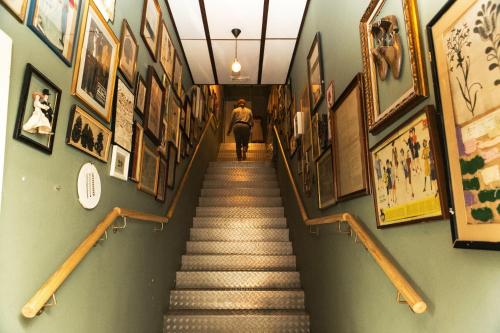 Pars Tailor's Hostel – Barcelona, NJ