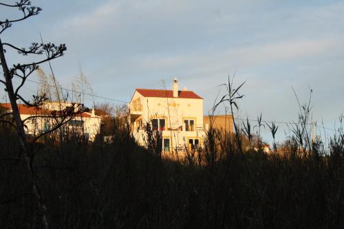 Hostel on the Hill, Pension in Raposeira