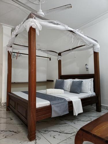 Manyatta Azure Boutique Hotel - image 3