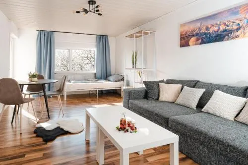 Großes Familien oder Monteurappartement, 5 Betten in 3 Zimmer, Prime Video inklusive, Balkon, Waschmaschine, Spülmaschine in Heilbronn, Deutschland