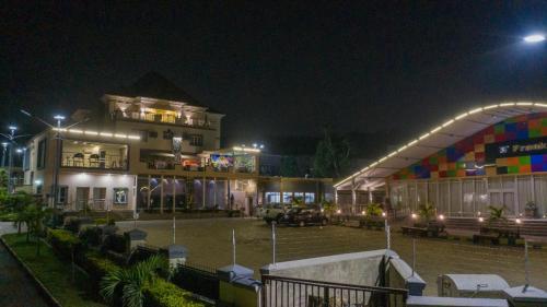 D'Franklin Apartments and Event Center – khách sạn tại Kado