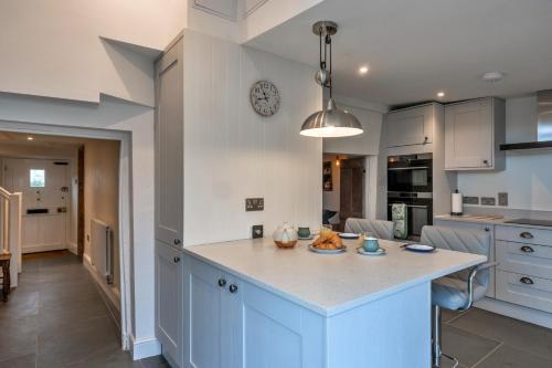 virtuve, Finest Retreats - The Cottage at High Bickington in High Bickington