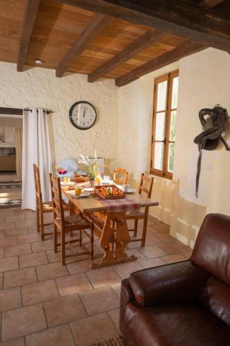 Iekārtas, Petite Maison avec vue magnifique in Brossac