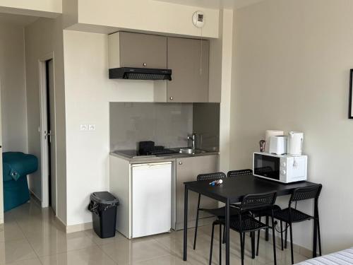 Cozy nest with Netflix, Wi-Fi and parking included in Clichy-sous-Bois