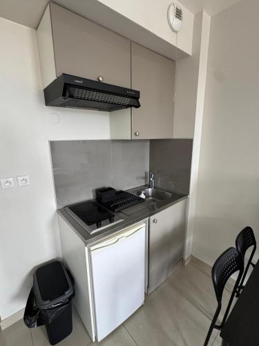 Cozy nest with Netflix, Wi-Fi and parking included in Clichy-sous-Bois