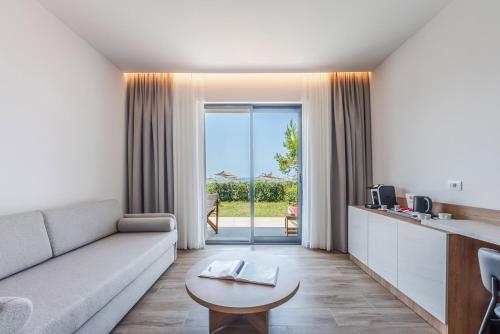 Tropikal Resort - image 32