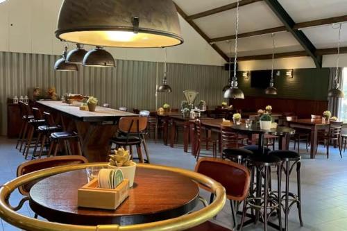 Gezellig chalet met openbaar zwembad op de Veluwe! in บอสเคบีด เฮินเดอร์โล