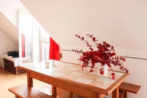 Apartment with balcony under the roofs of Paris - image 12