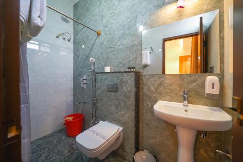 room detail thumbnail 2